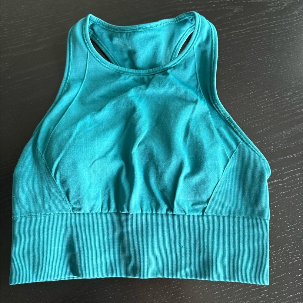 Lululemon high neck sports bra
